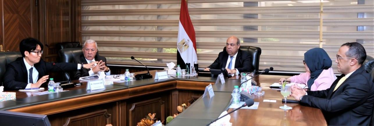 وزير الطيران يستقبل وفد مطار إنتشون الكوري