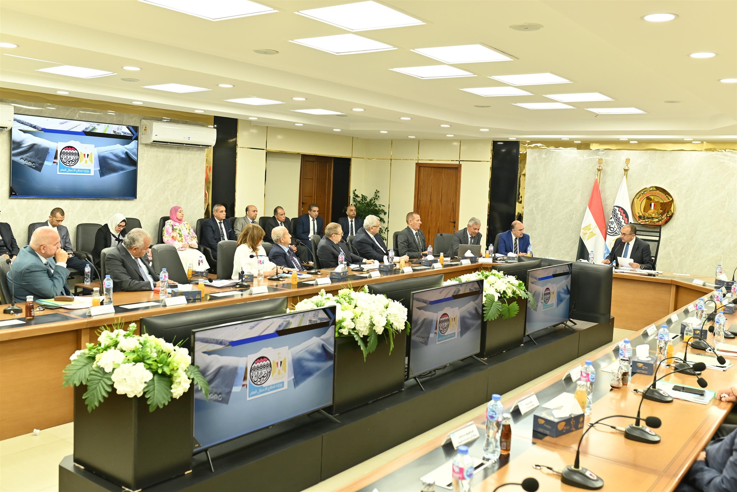 وزير قطاع الأعمال يترأس الجمعية العامة للقابضة للأدوية