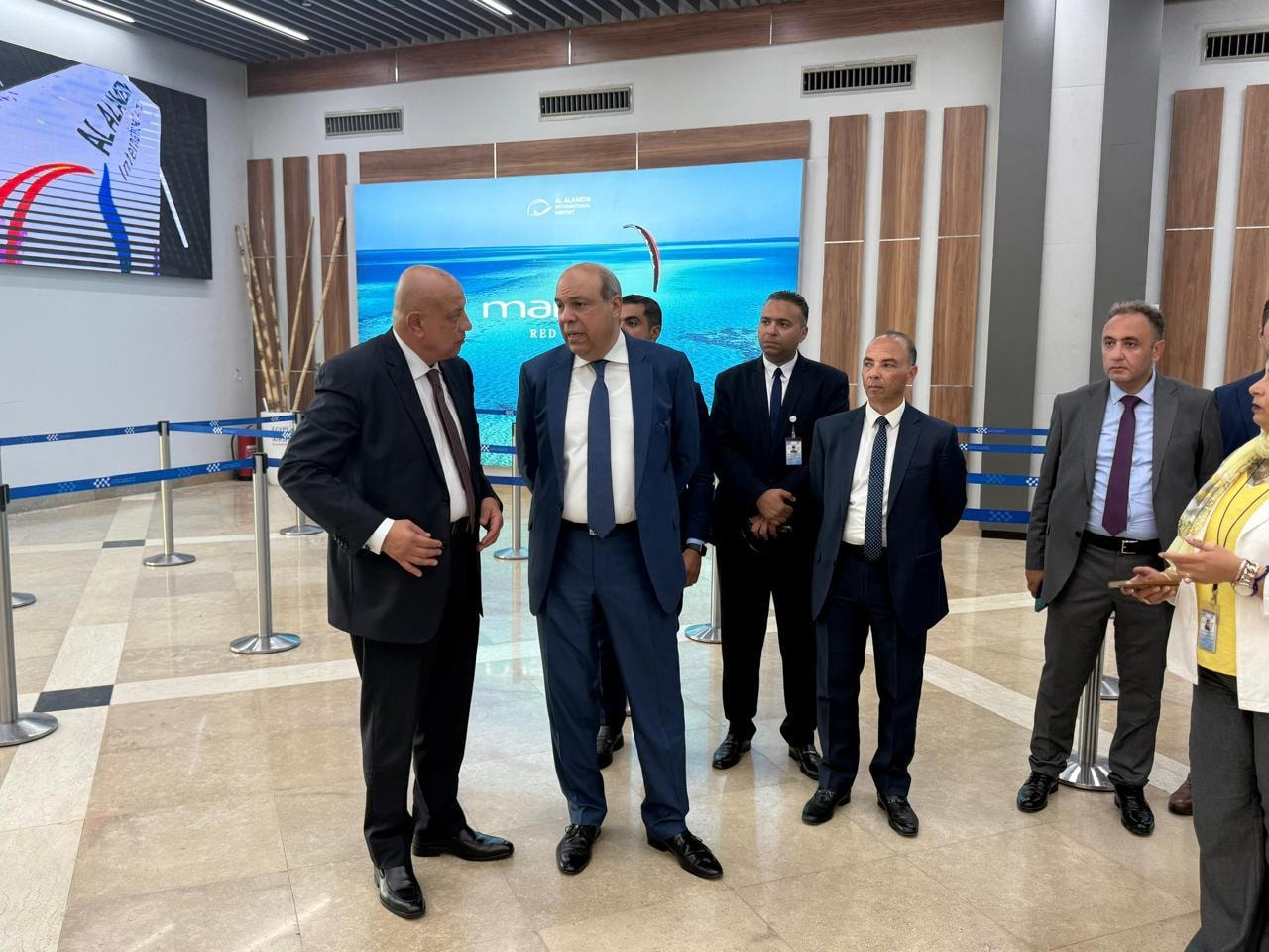 وزير الطيران المدني يتفقد مطار العلمين الدولي