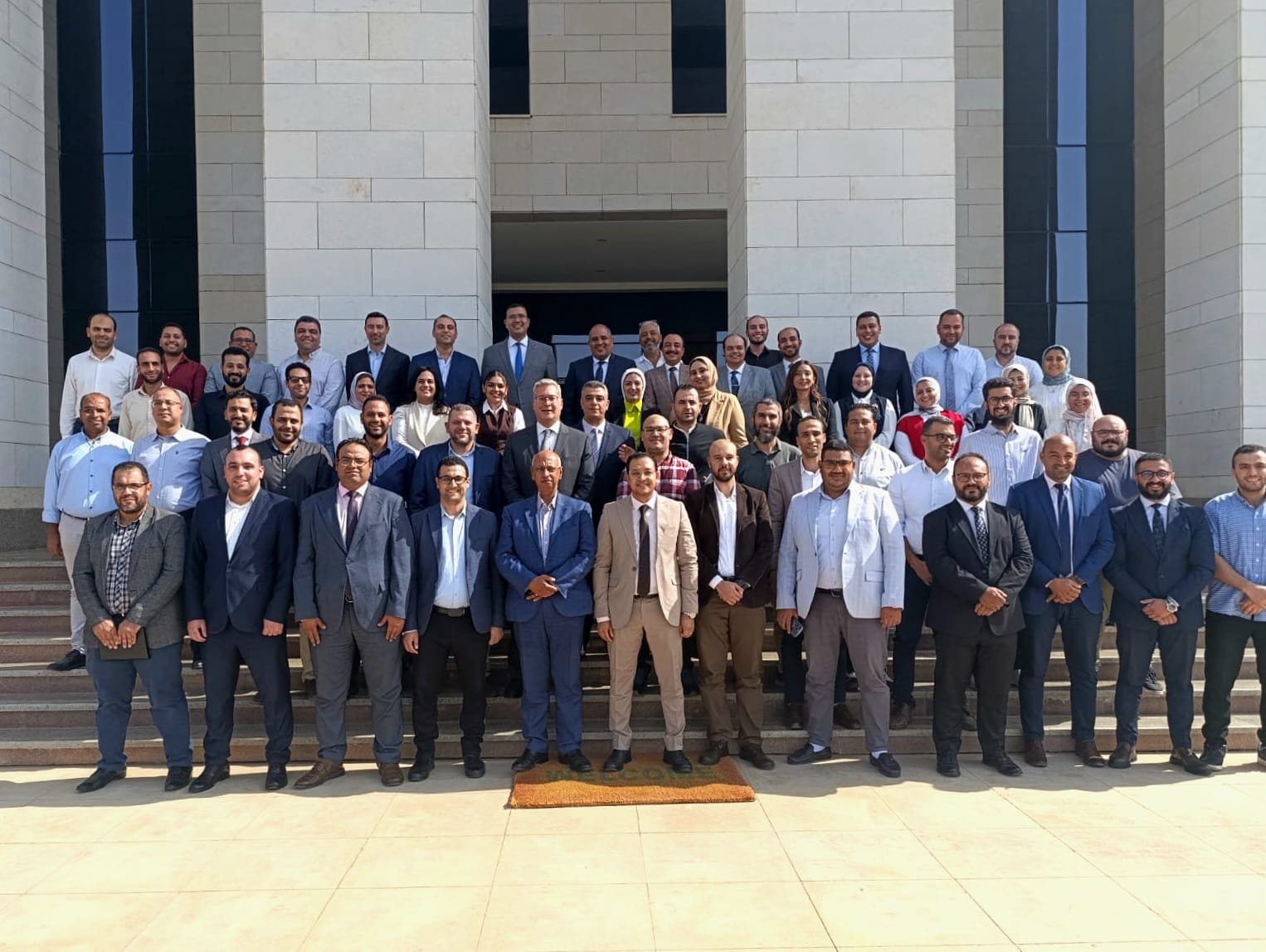 وزير البترول يجتمع مع فريق عمل بوابة مصر للاستكشاف والإنتاج