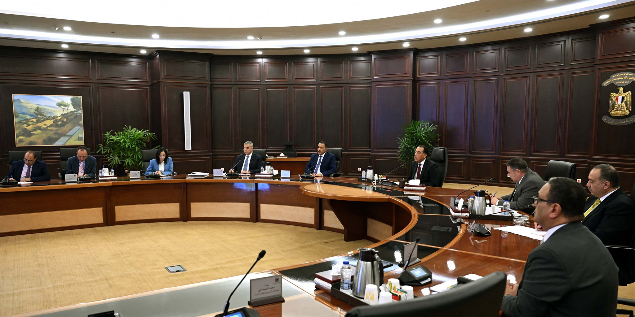رئيس الوزراء يترأس اجتماع مجلس المحافظين