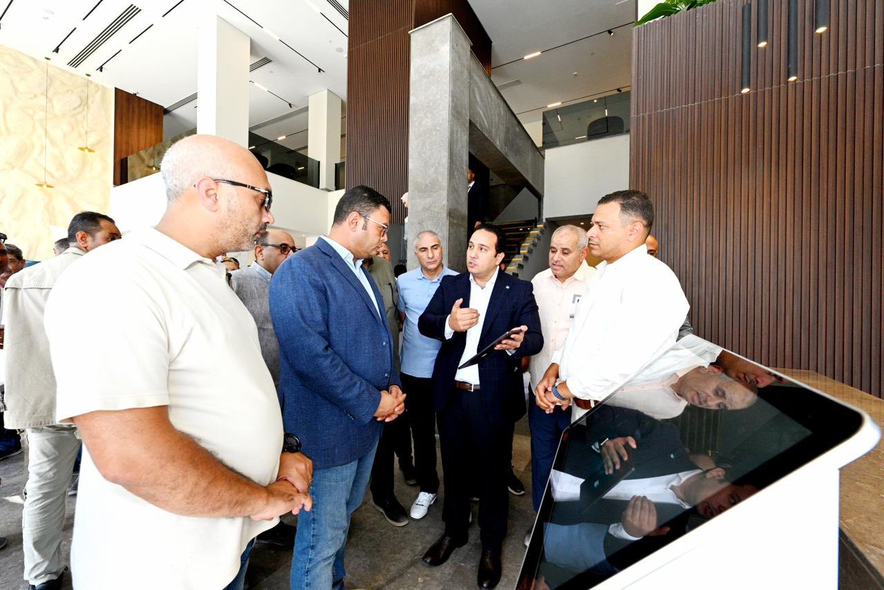 وزير الإسكان يشهد بدء التشغيل التجريبي لمركز خدمات هيئة المجتمعات العمرانية الجديدة