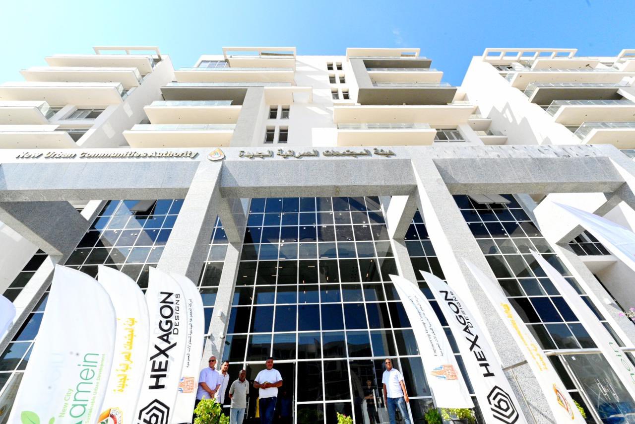 وزير الإسكان يشهد بدء التشغيل التجريبي لمركز خدمات هيئة المجتمعات العمرانية الجديدة
