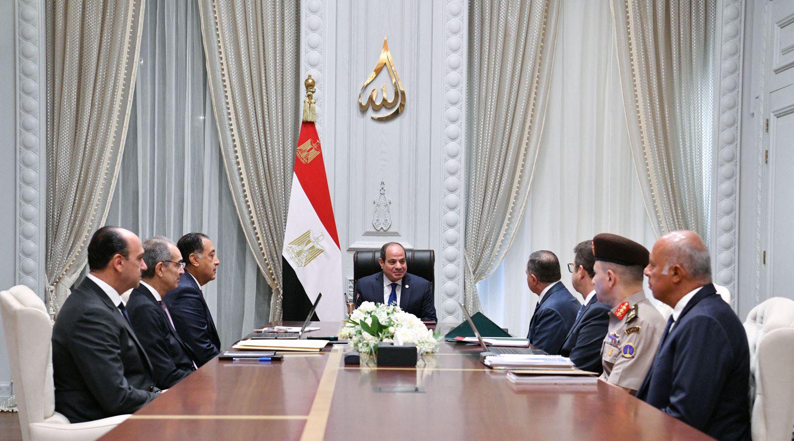 السيسي يطلع على تقرير شامل حول خطط تطوير شبكات الاتصالات