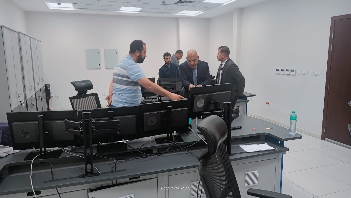وزير الكهرباء يتفقد مركز تحكم الدقي والمركز الرئيسي للبيانات