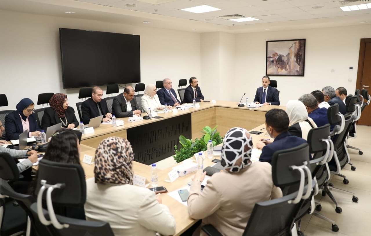 اجتماع نائب وزير الصحة لتطوير منظومة المخازن الاستراتيجية