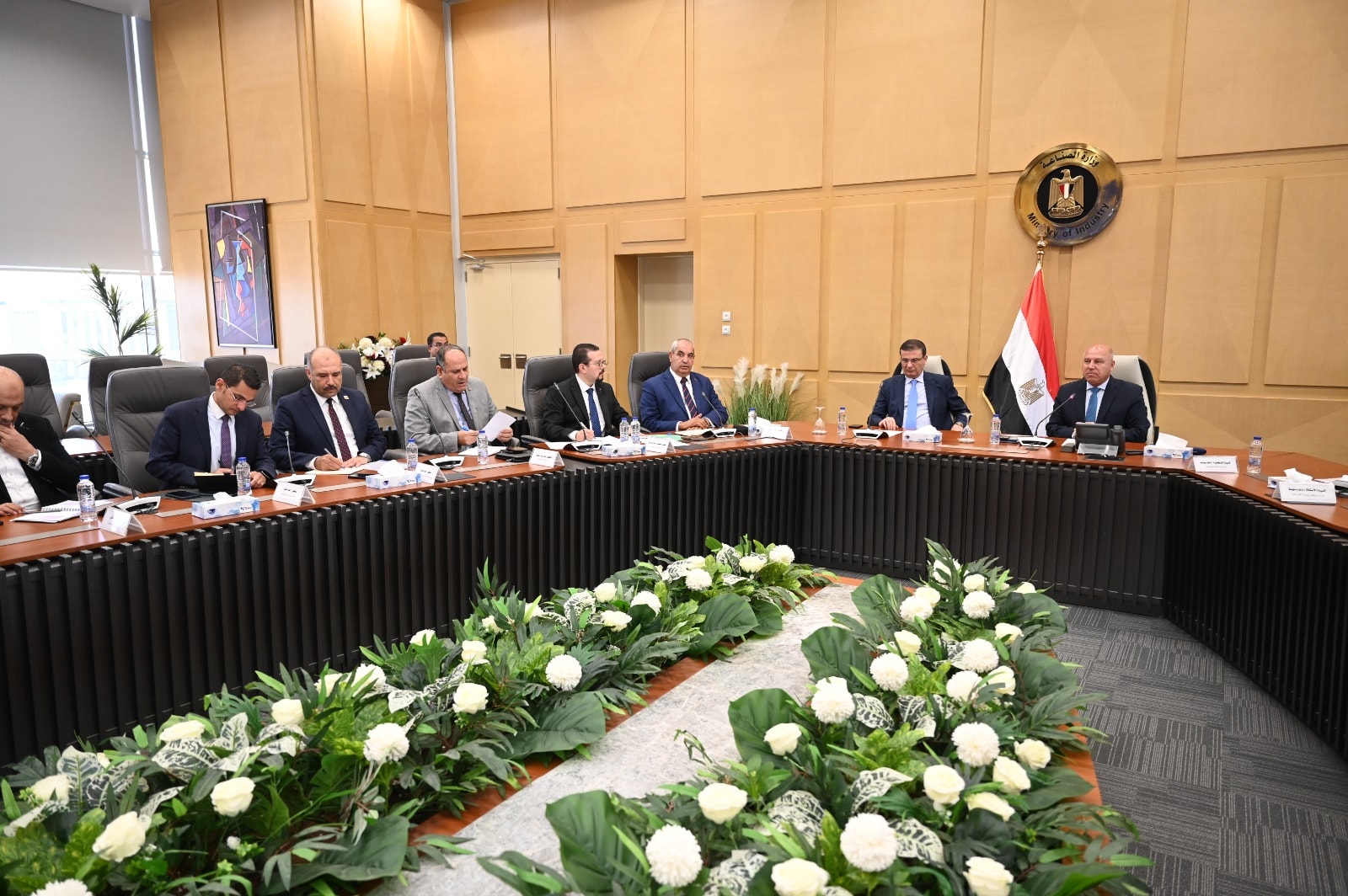 وزيرا الصناعة والزراعة يبحثان التوسع في تصنيع الزبيب