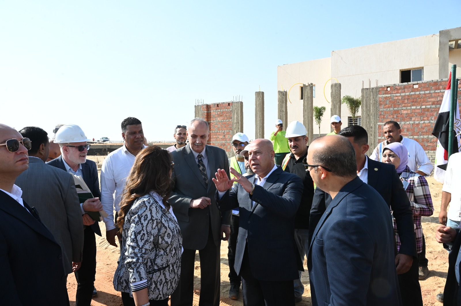 الوزير ووزير البيئة يتفقدان المجمع المتكامل لإدارة المخلفات