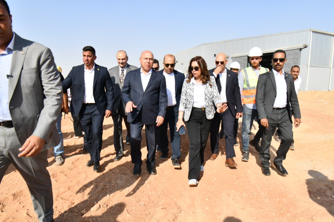 الوزير ووزير البيئة يتفقدان المجمع المتكامل لإدارة المخلفات