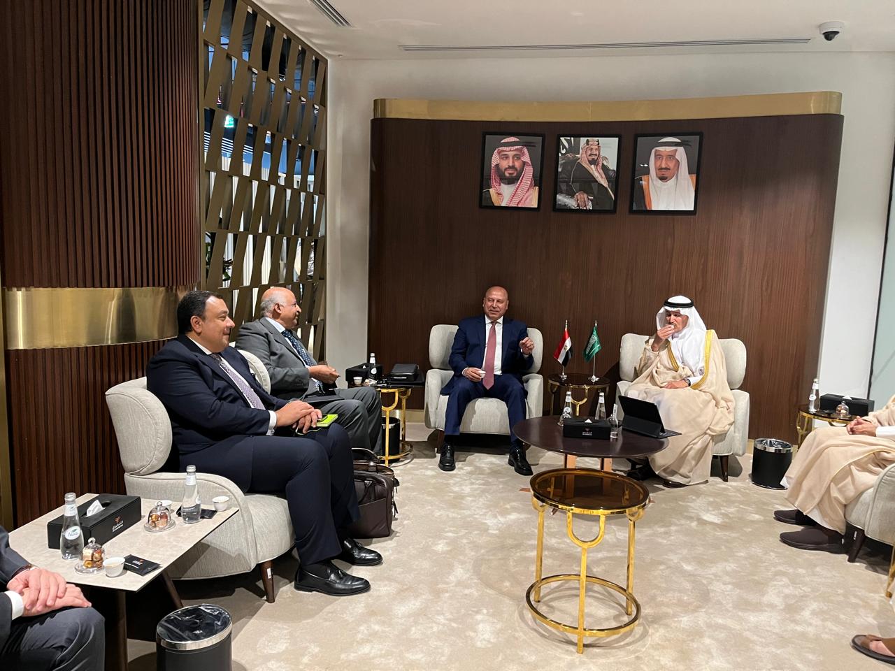زيارة وزير الصناعة والنقل إلى العاصمة السعودية