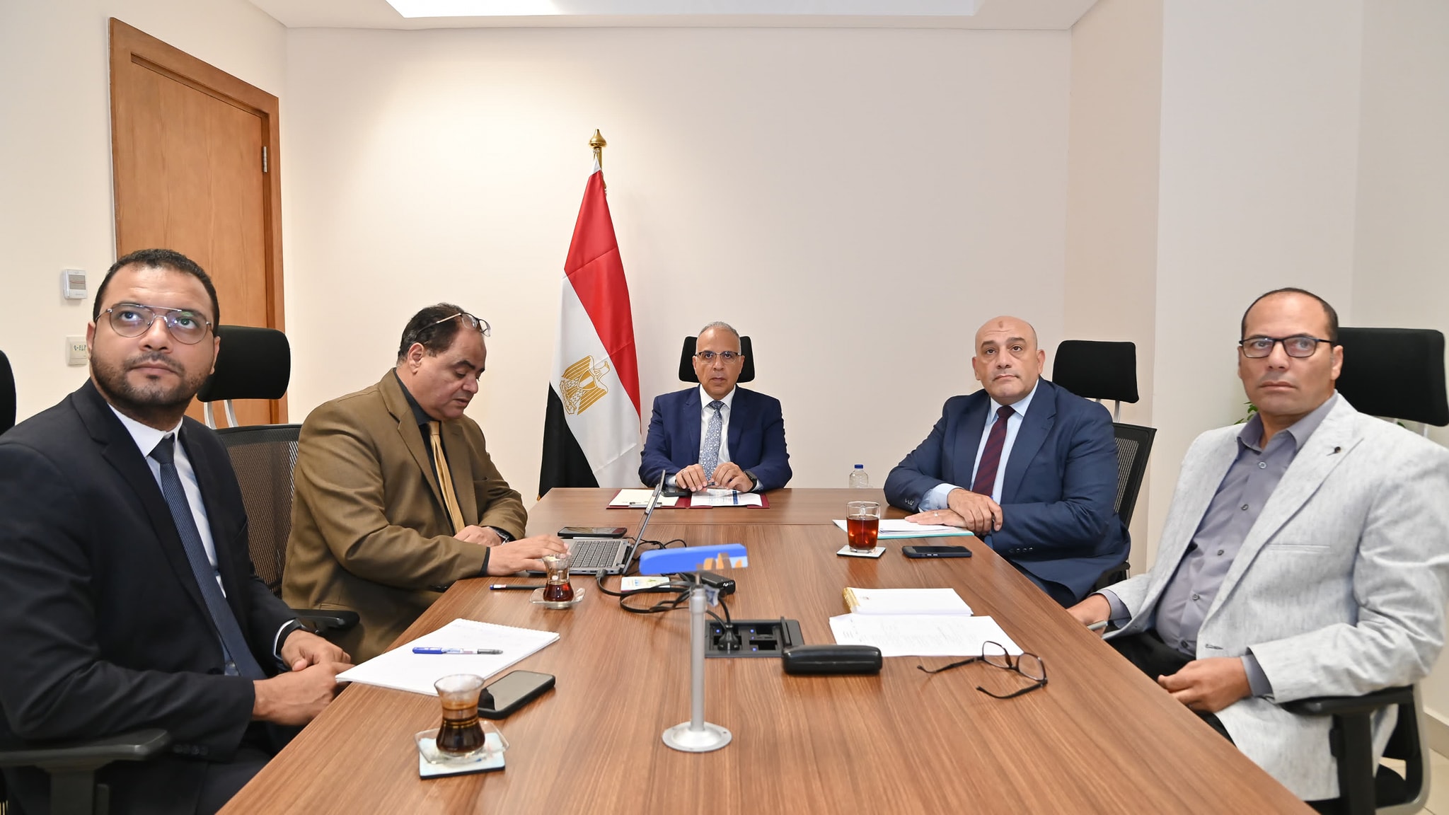 وزير الري يُتابع حالة مجري نهر النيل ومجهودات إزالة التعديات