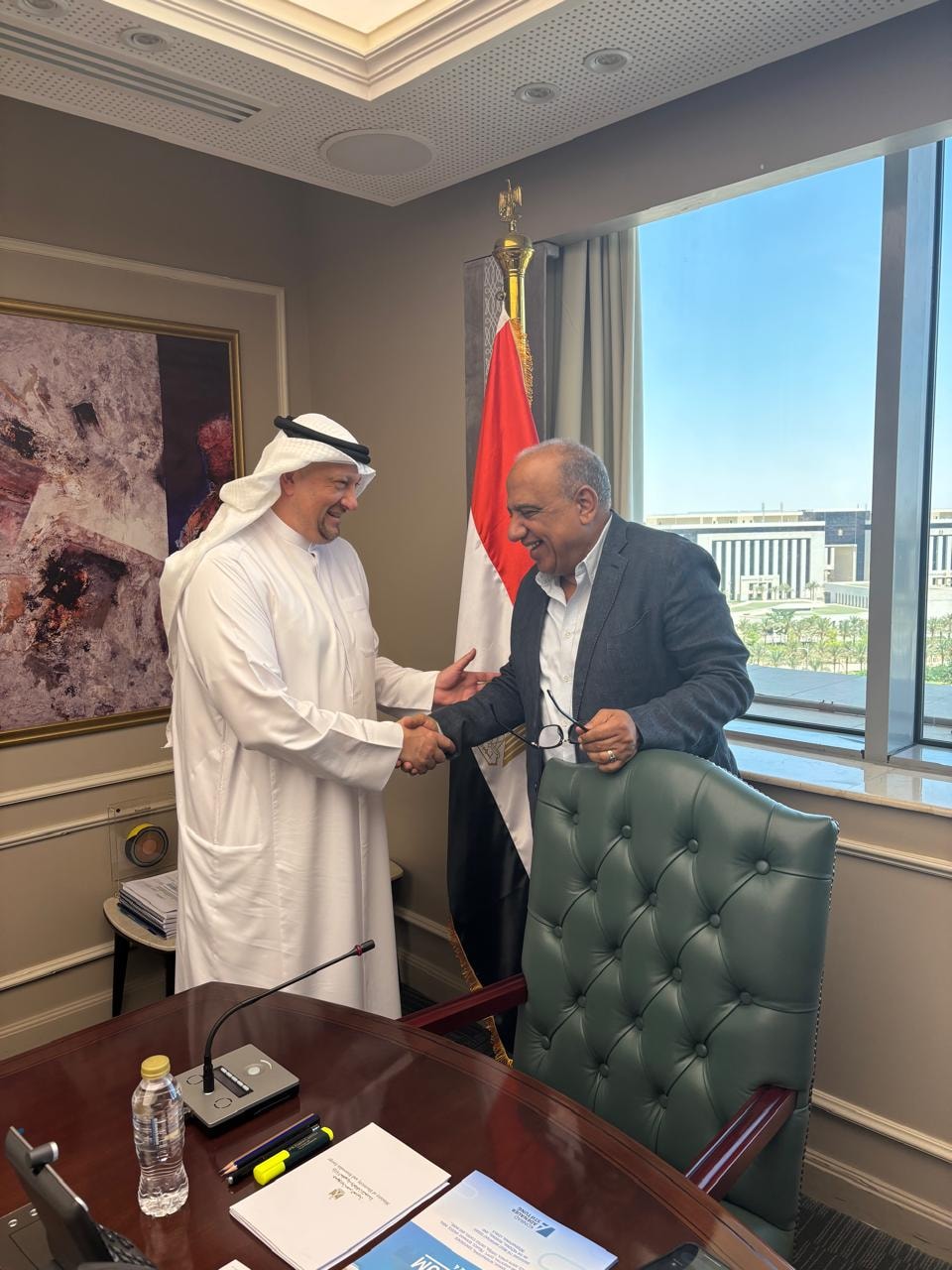 وزير الكهرباء يجتمع مع وفد من شركة أبوظبي لطاقة المستقبل