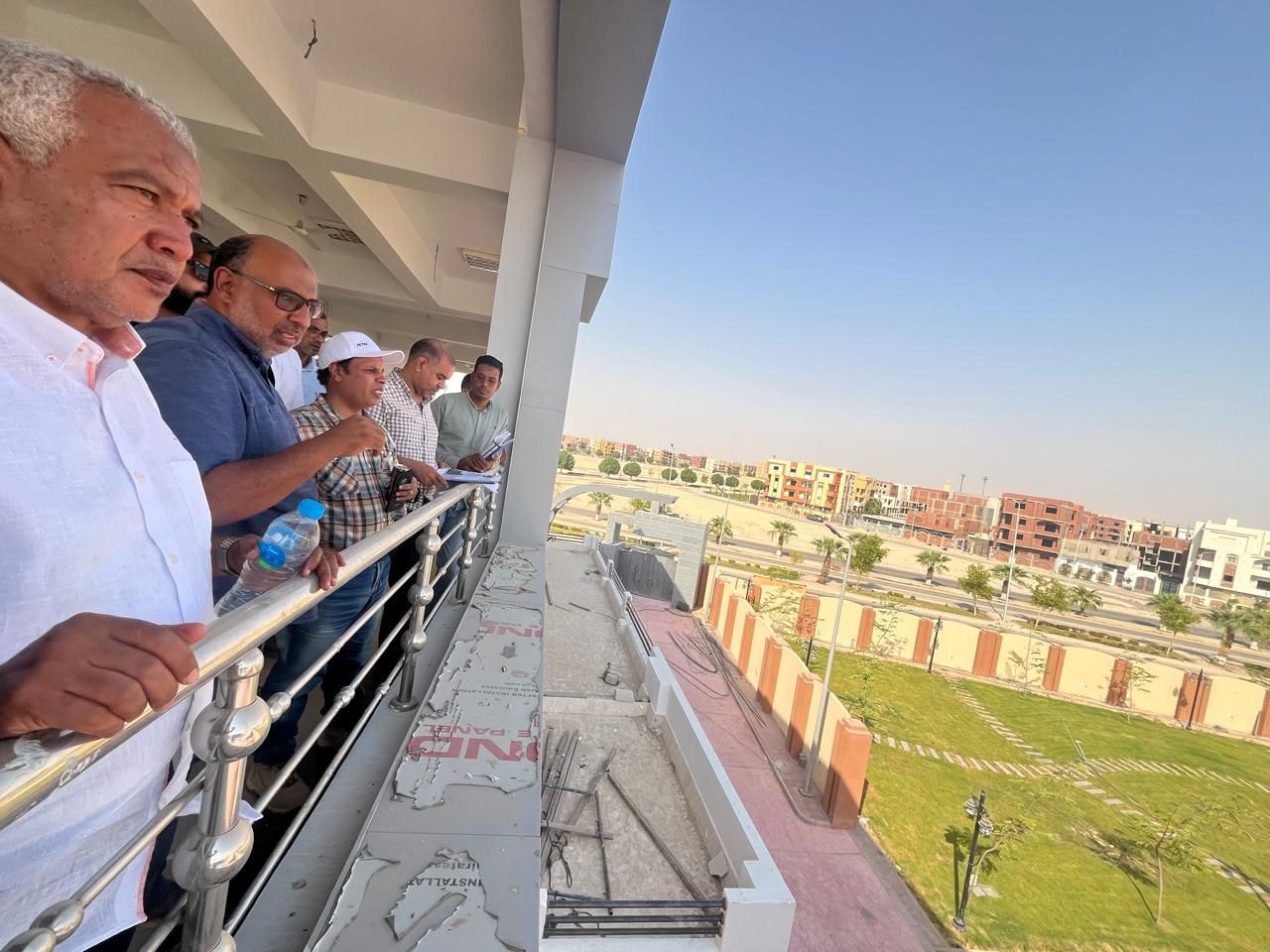 وزير الإسكان يتابع موقف المشروعات السكنية بقنا الجديدة