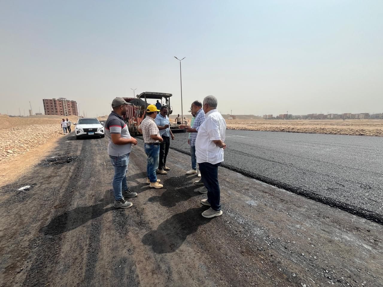 وزير الإسكان يتابع موقف المشروعات السكنية بقنا الجديدة