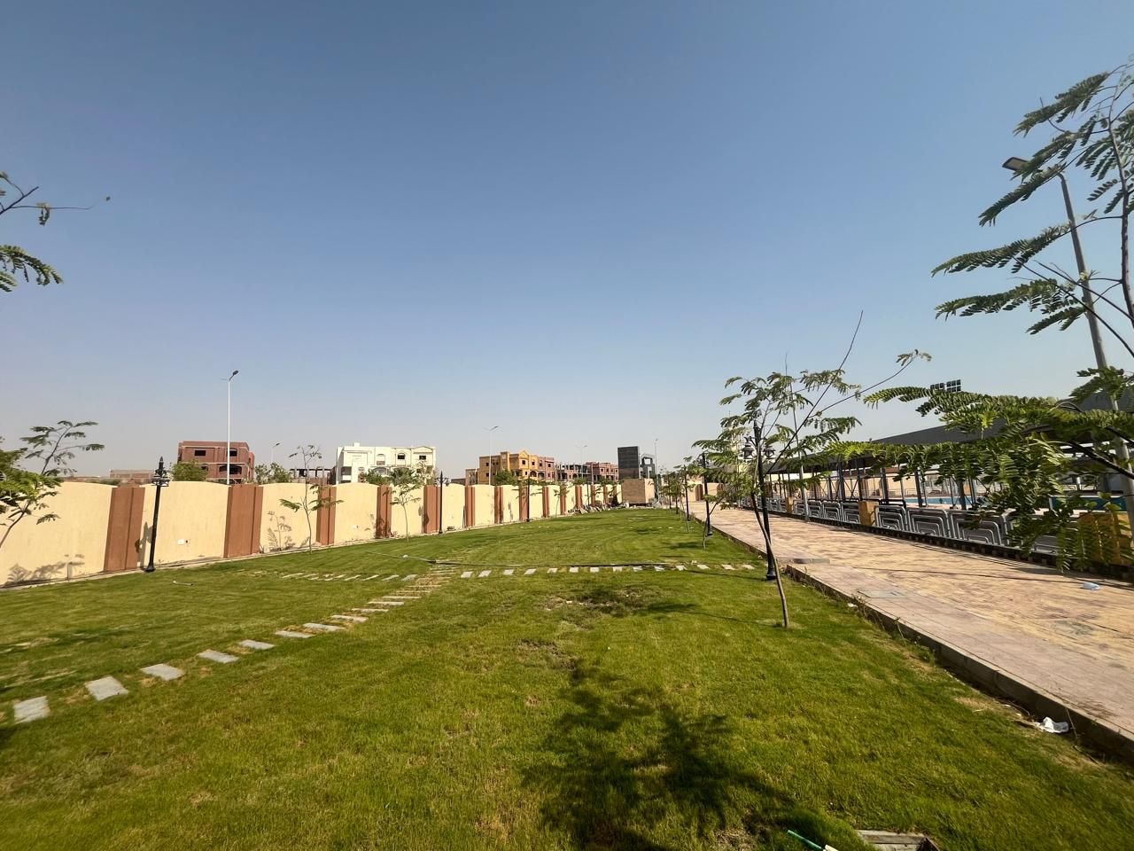 وزير الإسكان يتابع موقف المشروعات السكنية بقنا الجديدة