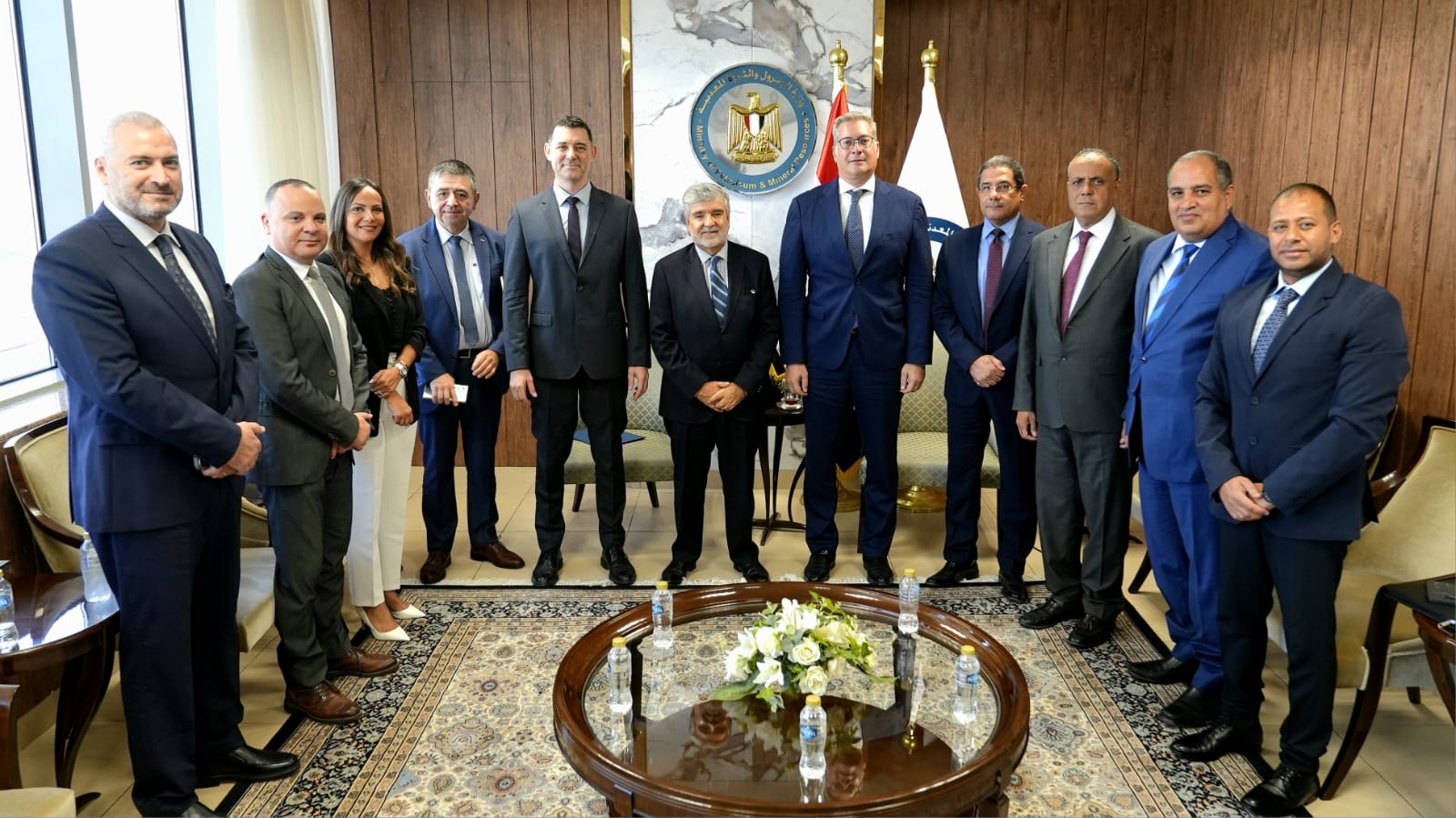 وزير البترول يستقبل سفير تشيلي
