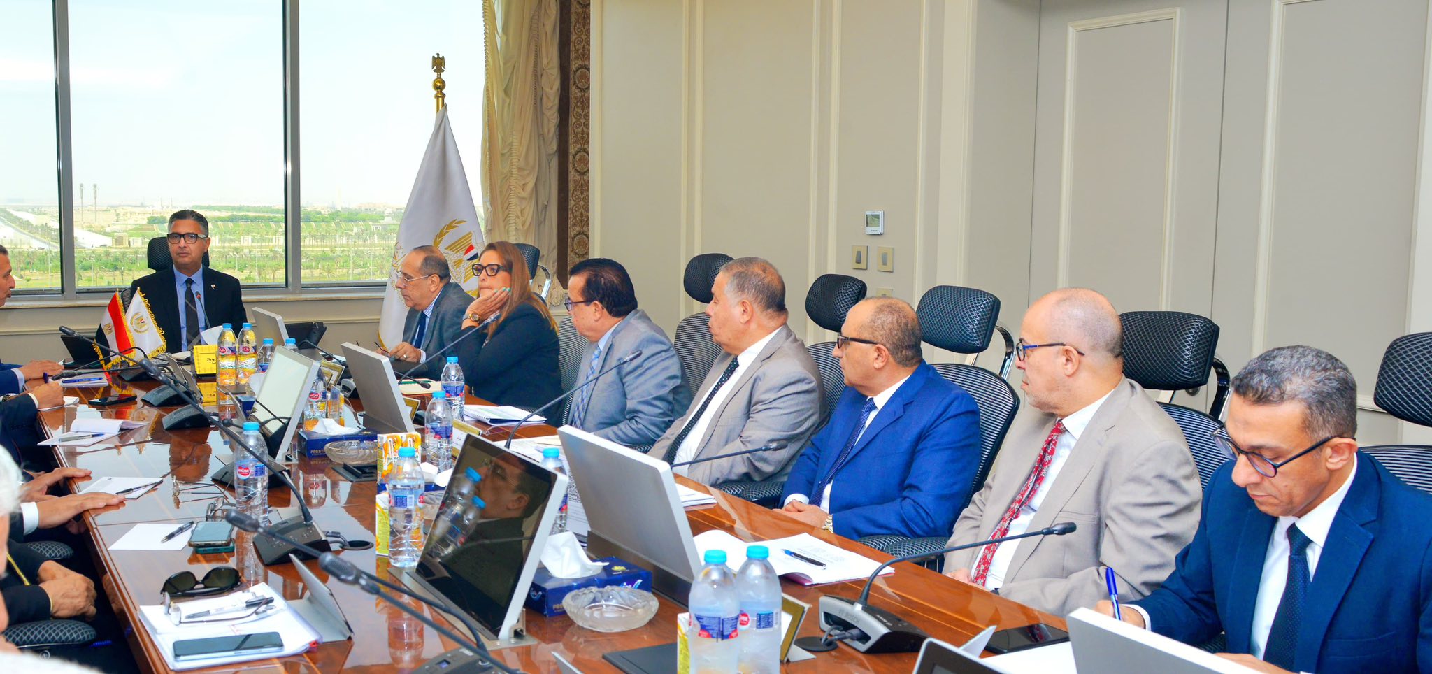 وزير التموين يجتمع مع رؤساء مجالس إدارات شركات المضارب