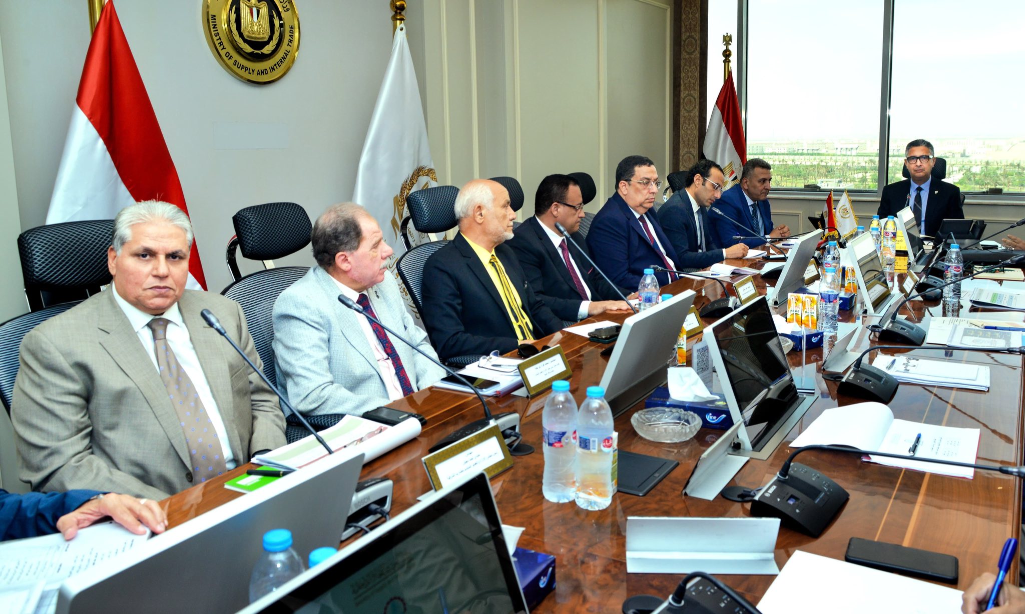 وزير التموين يجتمع مع رؤساء مجالس إدارات شركات المضارب