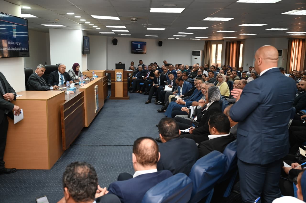 لقاء كامل الوزير مع مستثمري محافظة الإسكندرية