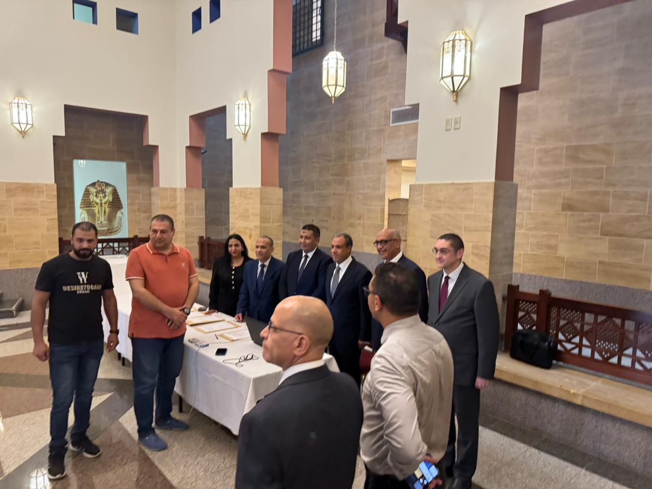 وزير الخارجية يتفقد مقر القنصلية العامة المصرية في جدة