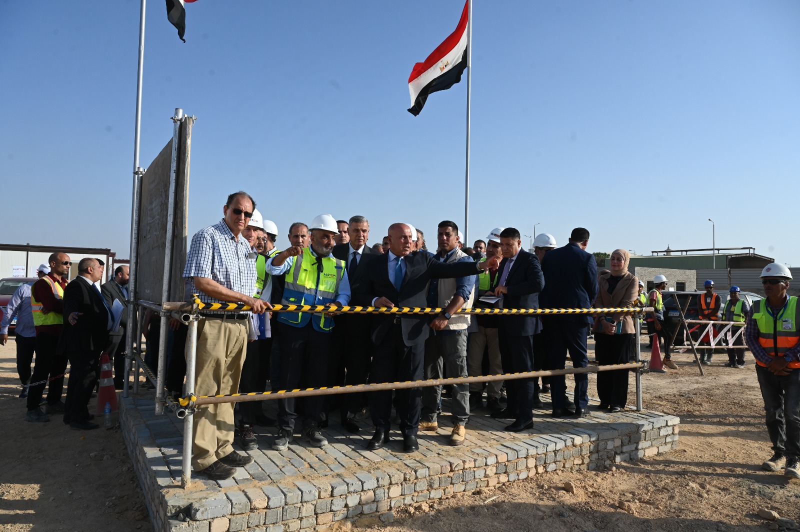 الوزير يتفقد مجمع ألستوم الصناعي