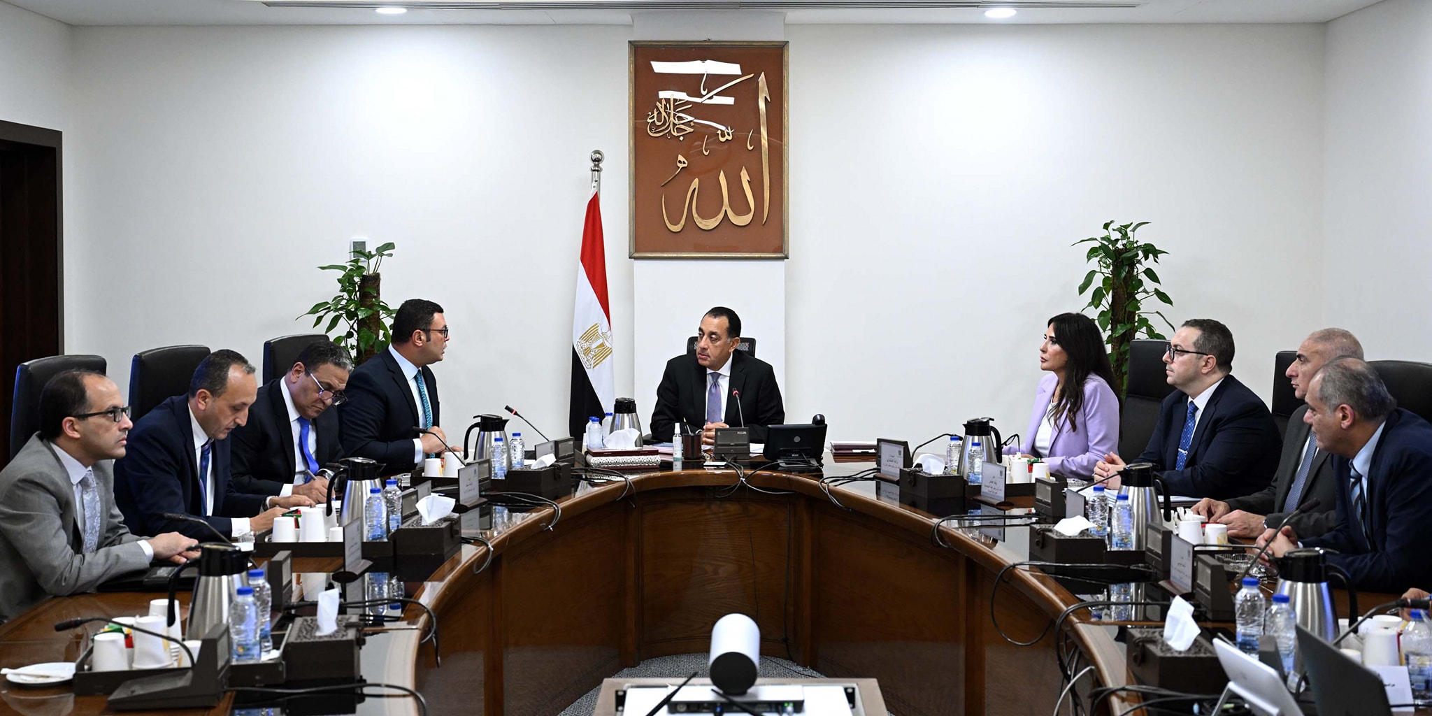 رئيس الوزراء يتابع موقف تنفيذ مشروعات سكن لكل المصريين