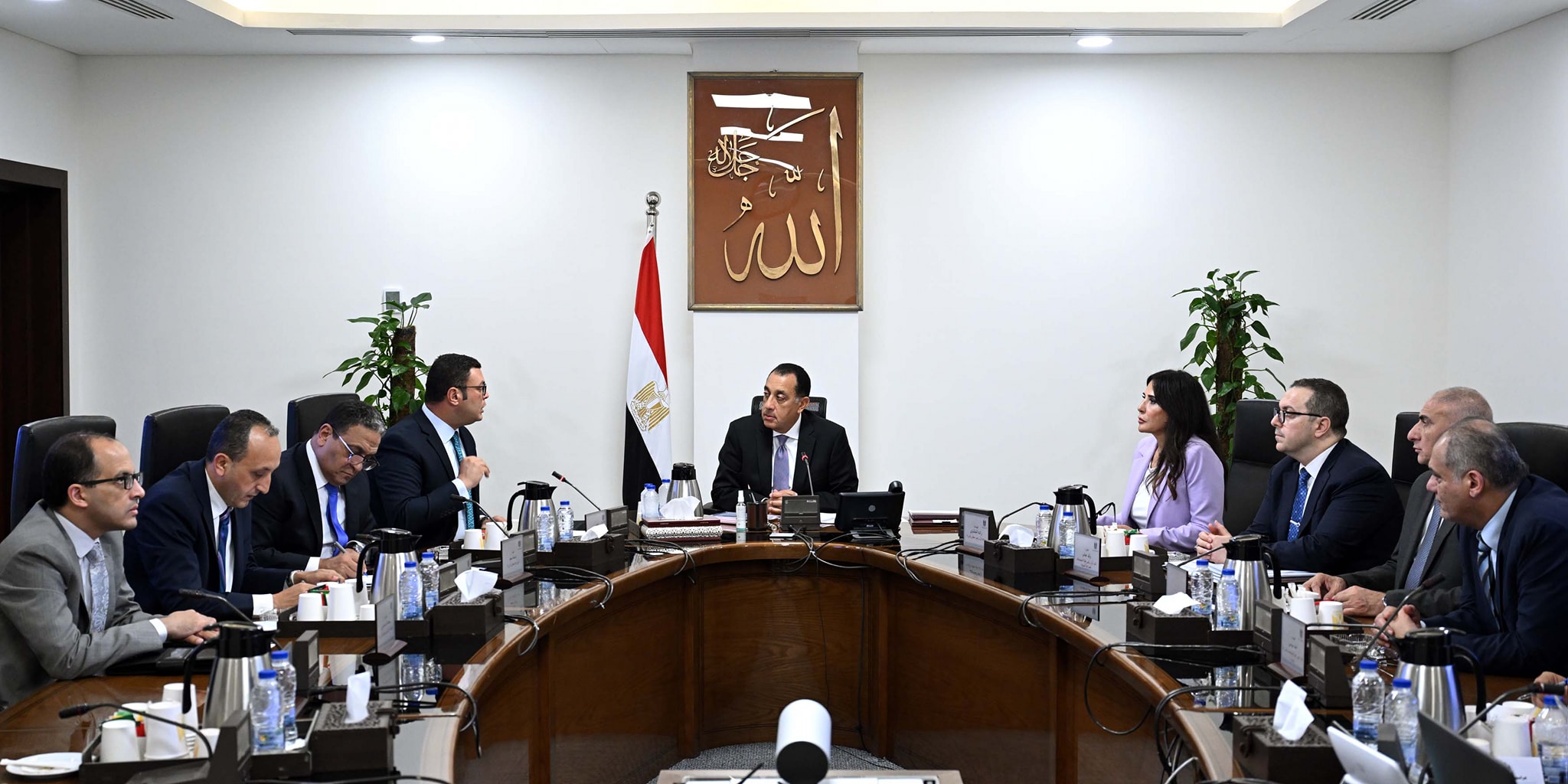 رئيس الوزراء يتابع موقف تنفيذ مشروعات سكن لكل المصريين