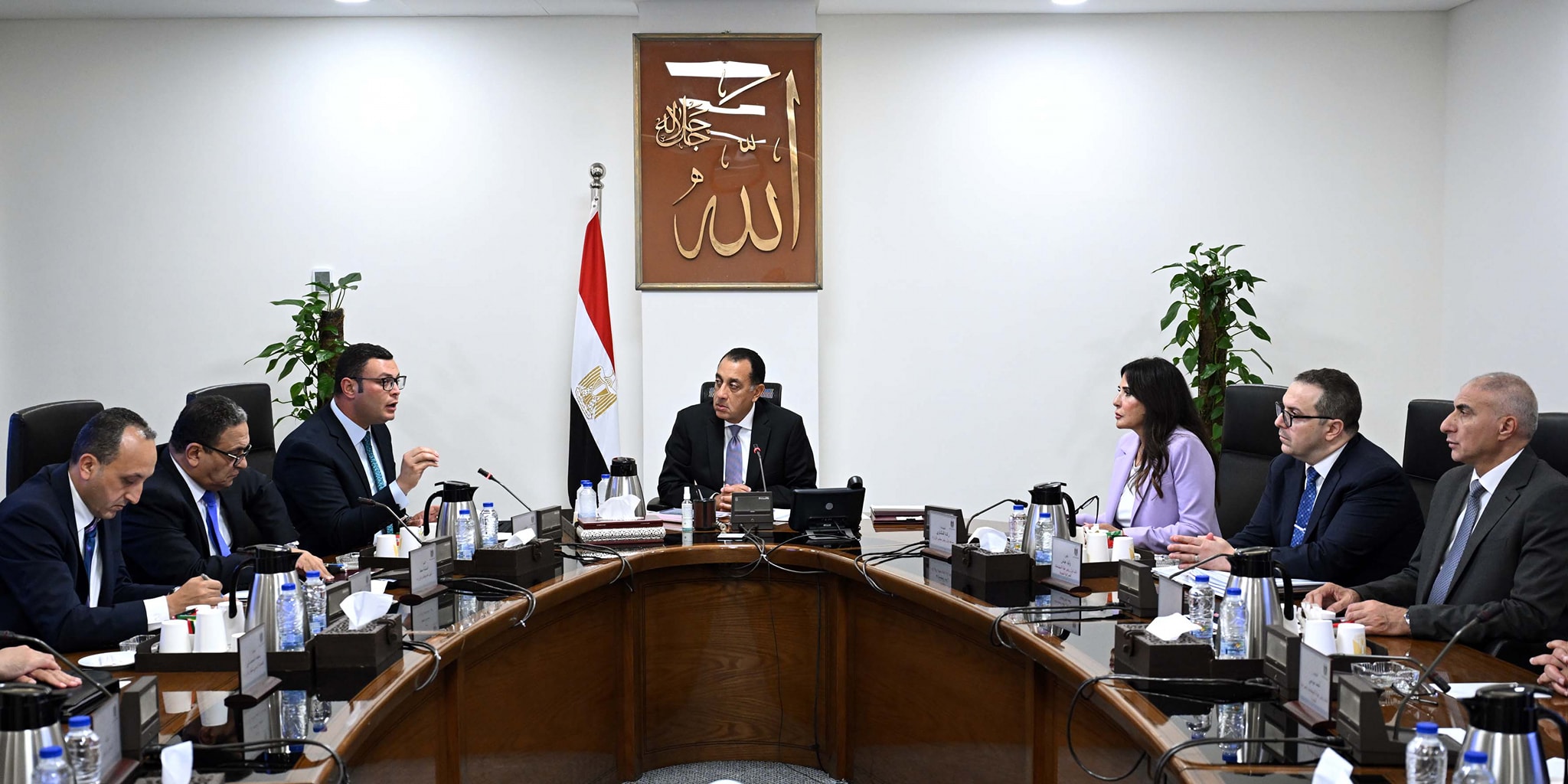 رئيس الوزراء يتابع موقف تنفيذ مشروعات سكن لكل المصريين