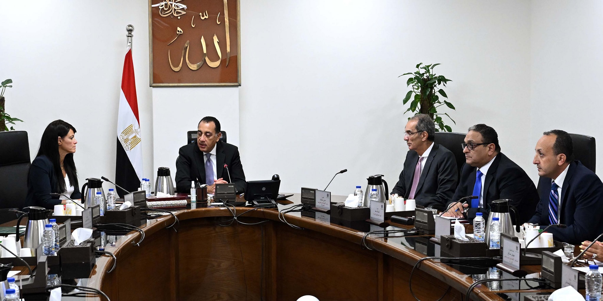 رئيس الوزراء يستعرض خطط الدولة للتحول الرقمي