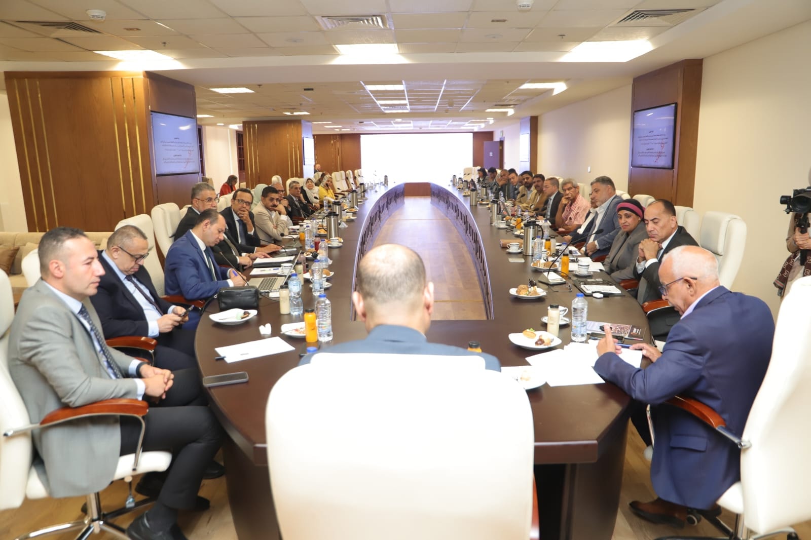 وزير العمل يترأس اجتماع المجلس الأعلى للتشاور الاجتماعي