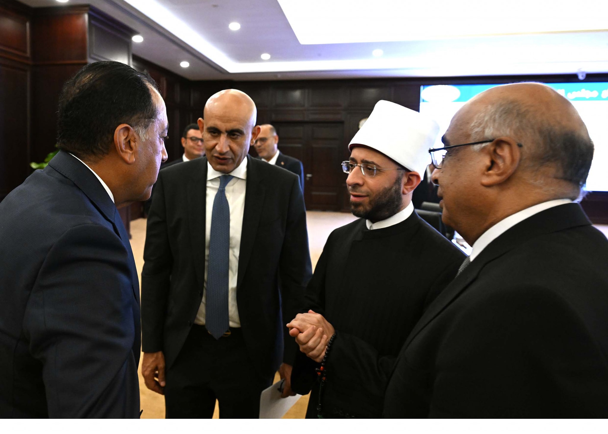 مدبولي يترأس الاجتماع الأسبوعي للحكومة بالعلمين الجديدة