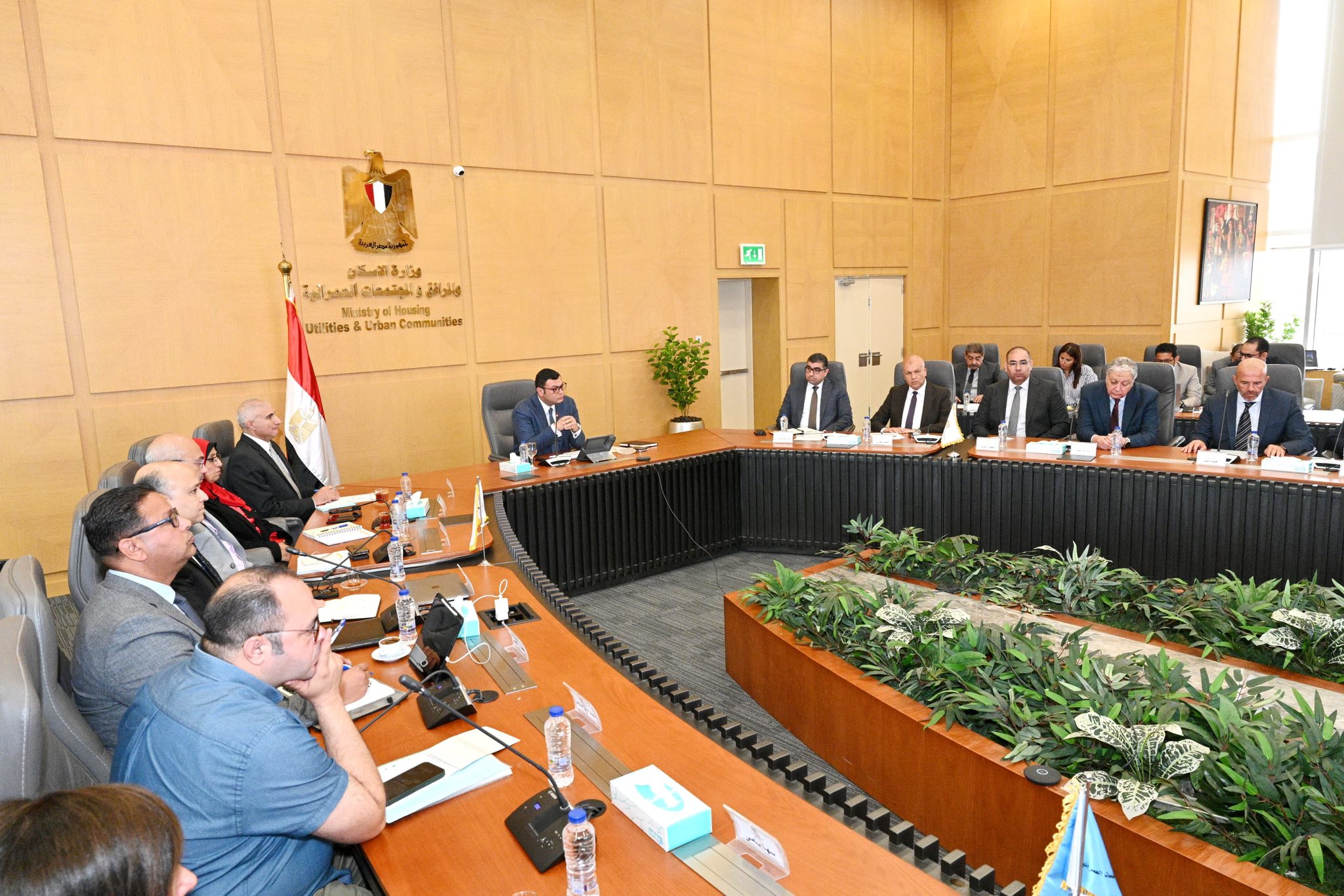 وزير الإسكان يتابع موقف تنفيذ منطقة الأعمال المركزية بالعاصمة الإدارية وأبراج وبحيرات اون تاون