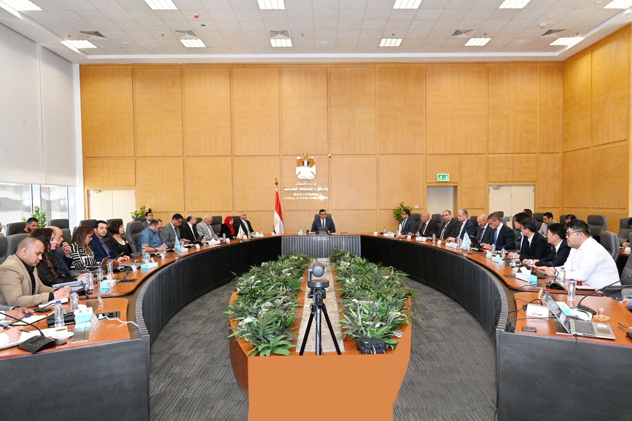 وزير الإسكان يتابع موقف تنفيذ منطقة الأعمال المركزية بالعاصمة الإدارية وأبراج وبحيرات اون تاون