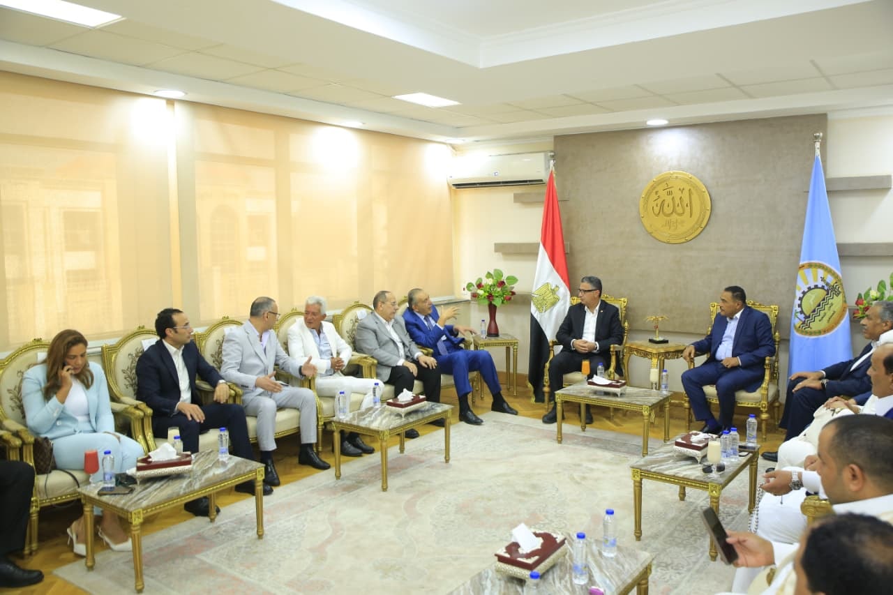 وزير التموين ومحافظ مطروح يفتتحان عدة مشروعات خدمية