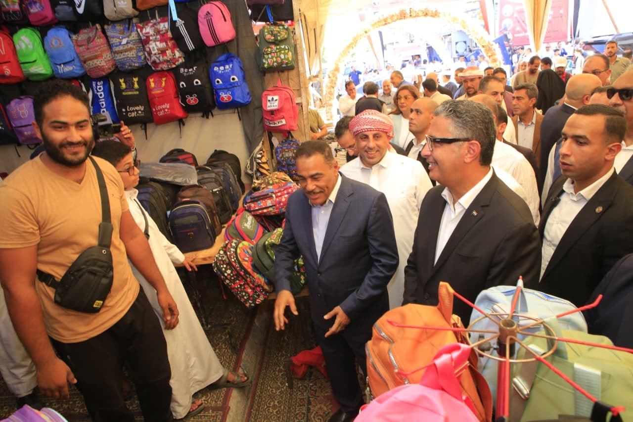 وزير التموين ومحافظ مطروح يفتتحان عدة مشروعات خدمية