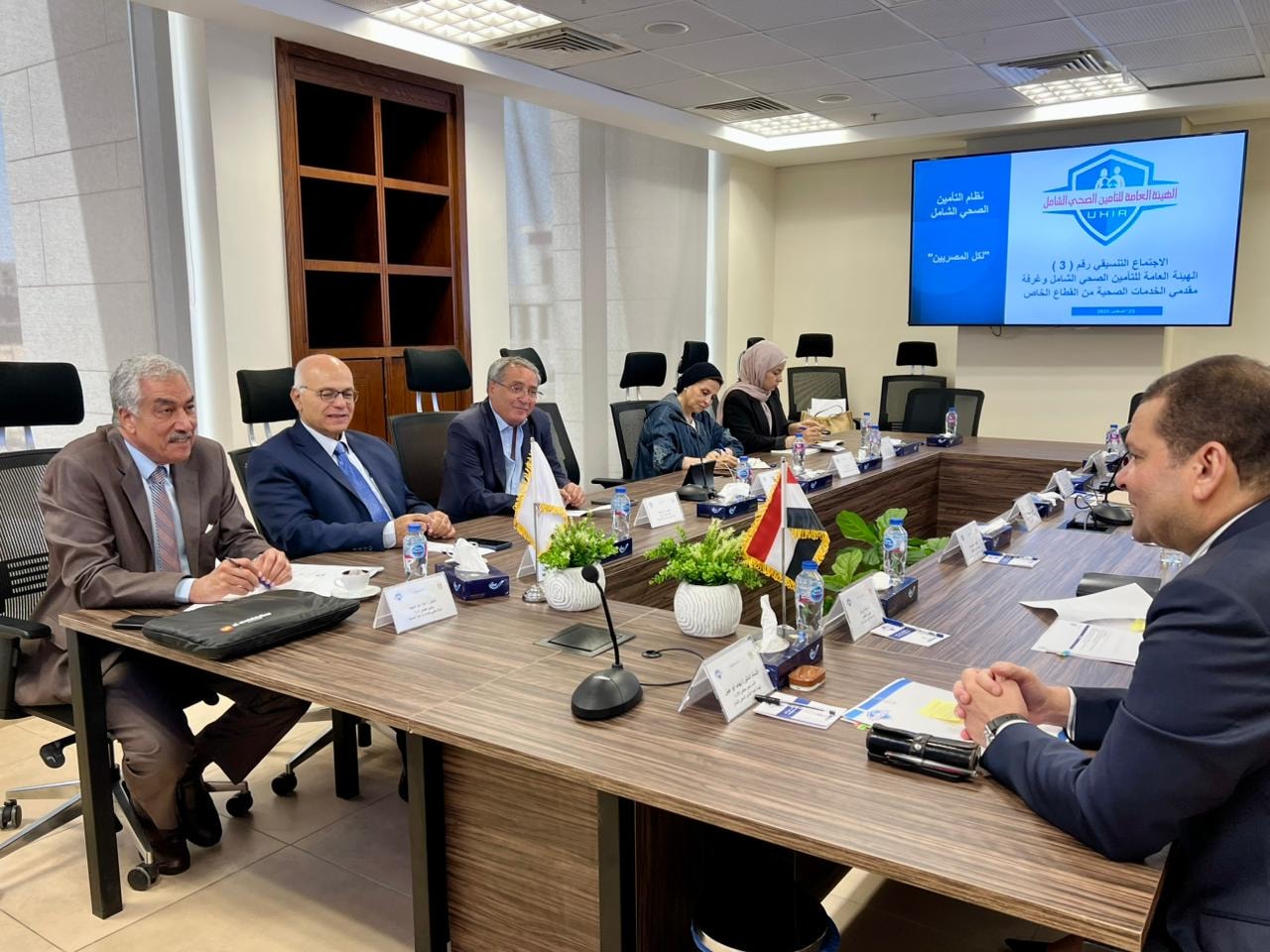 التأمين الصحي تبحث التعاون مع أعضاء غرفة مقدمي الخدمة