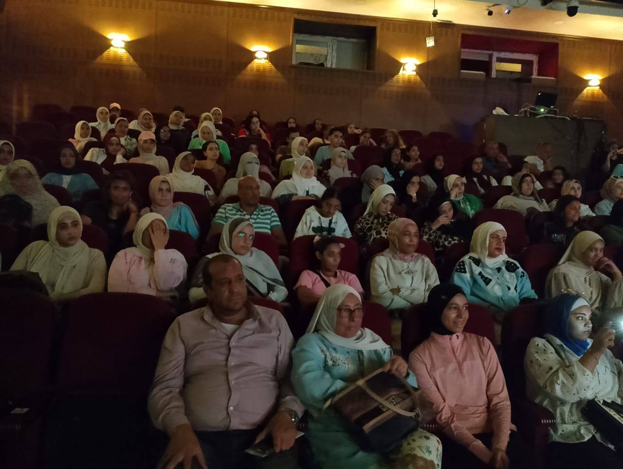 عروض فنية وورش إبداعية بقصر ثقافة الأنفوشي