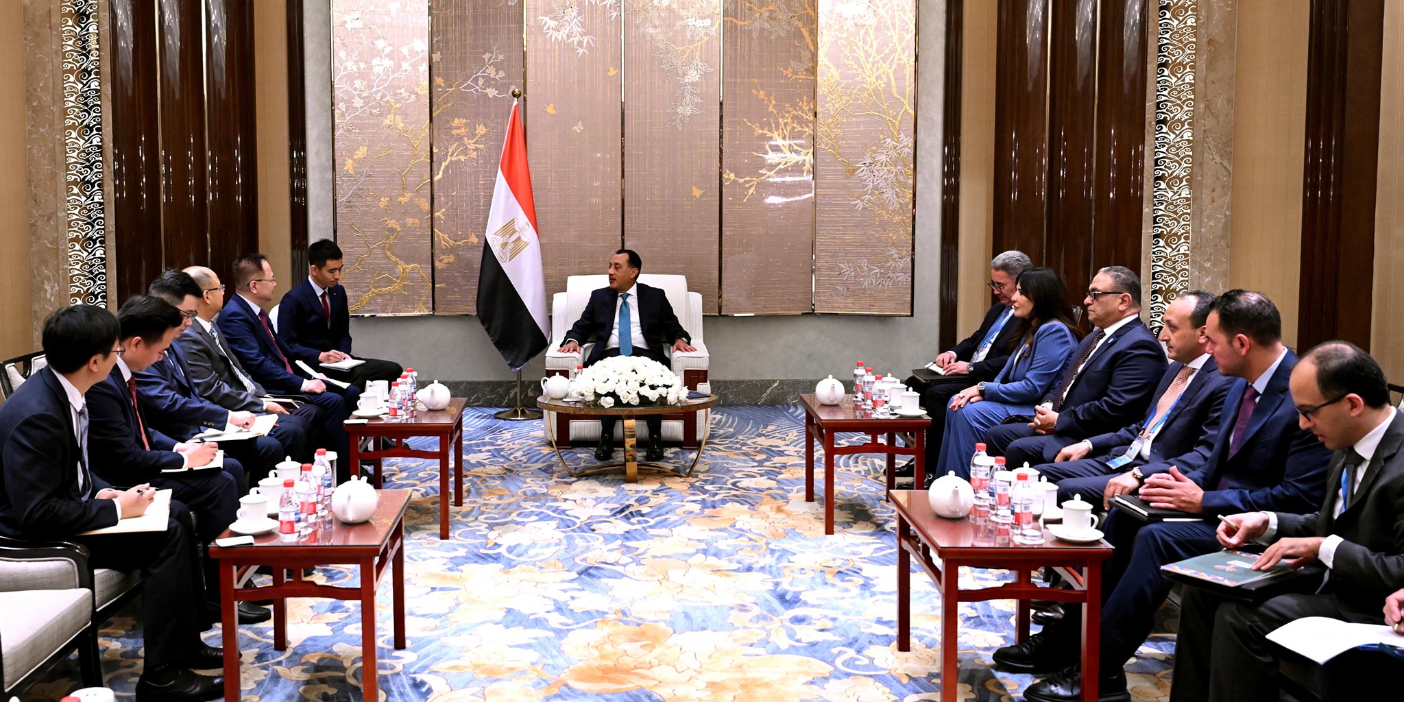 رئيس الوزراء يلتقي رئيس مجلس إدارة شركة تيدا الصينية