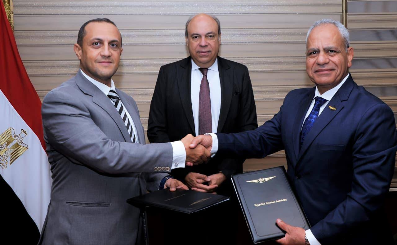 تعاون بين القابضة للمطارات والأكاديمية المصرية لعلوم الطيران