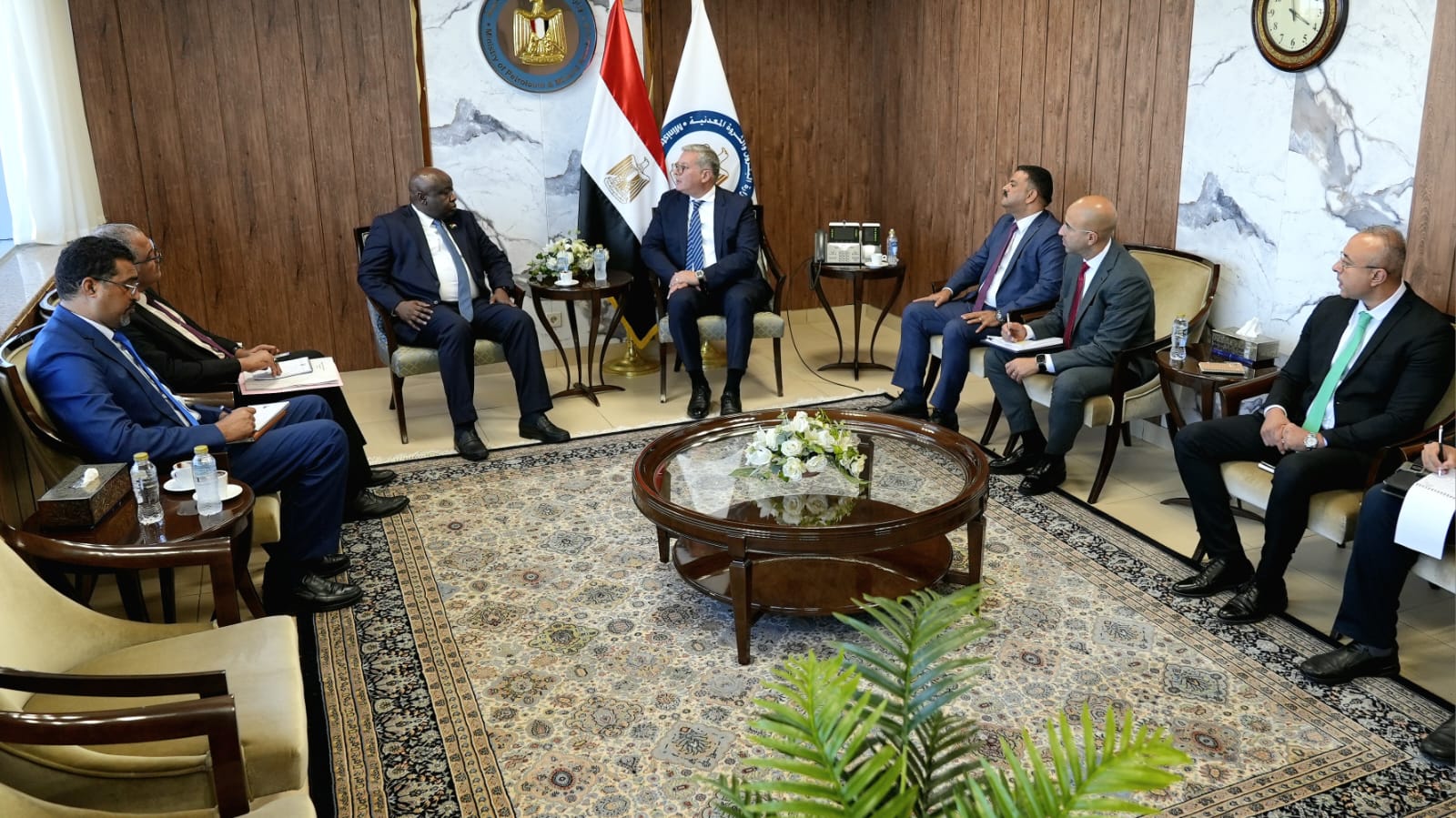 وزير البترول يستقبل وزير المعادن السوداني