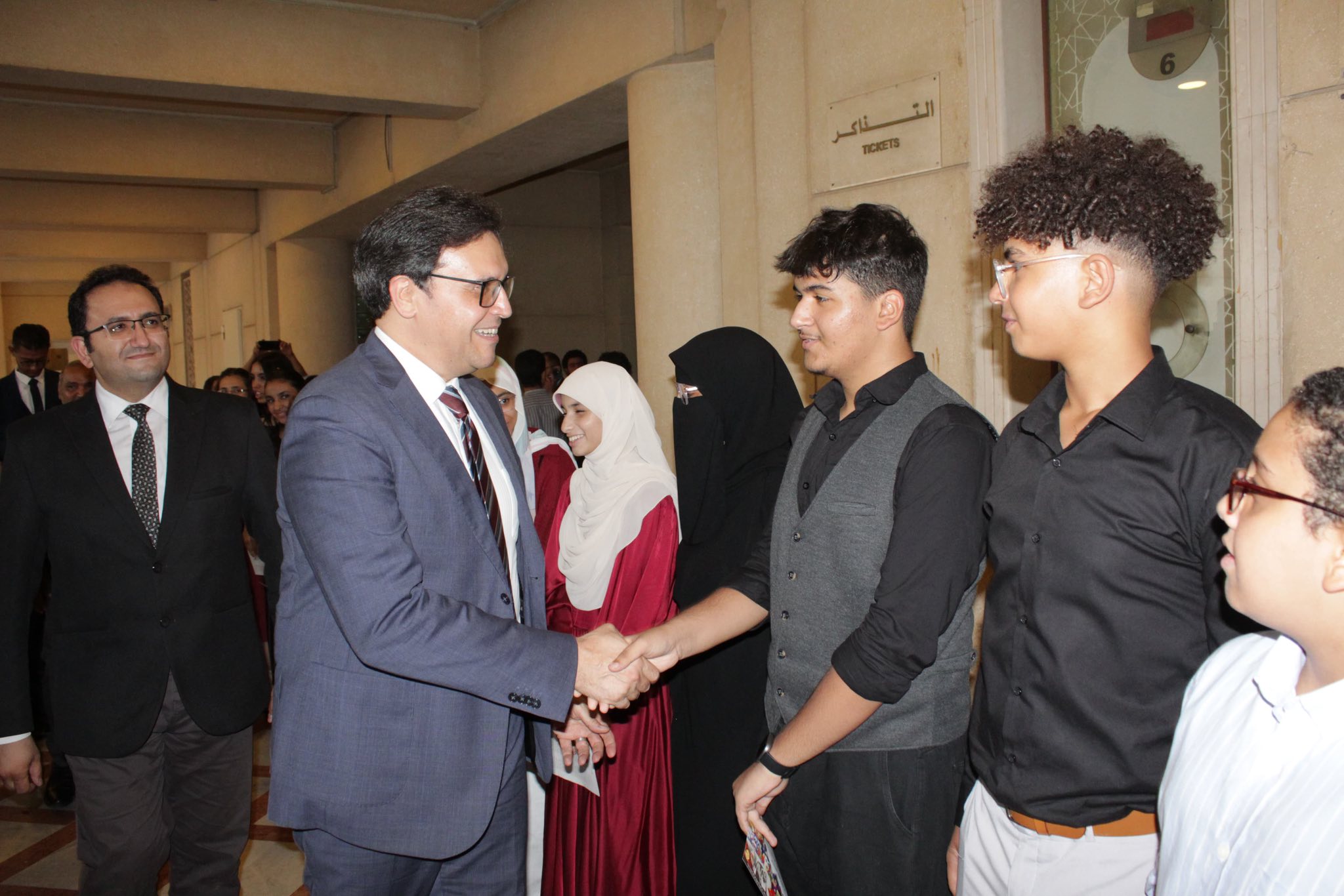 وزير الثقافة يفتتح المعرض السنوي العاشر لفصول الرسم
