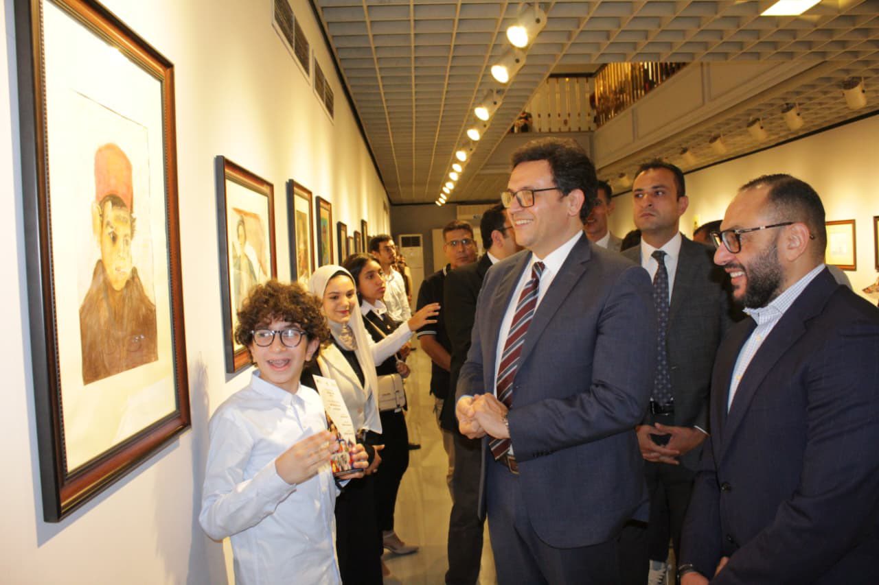 وزير الثقافة يفتتح المعرض السنوي العاشر لفصول الرسم