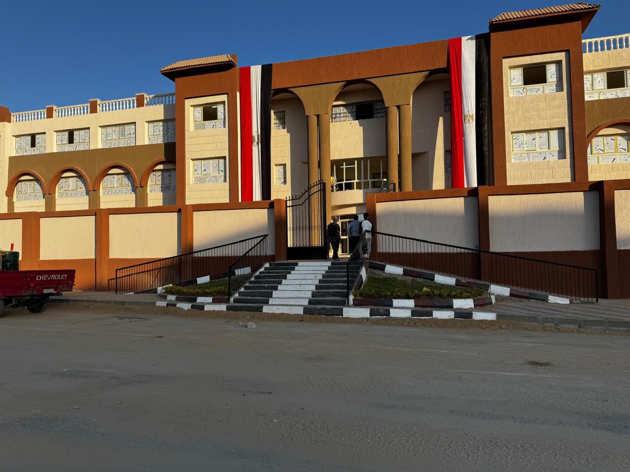 تسليم أول مدرسة تجريبي بالمشروعات السكنية بأكتوبر الجديدة