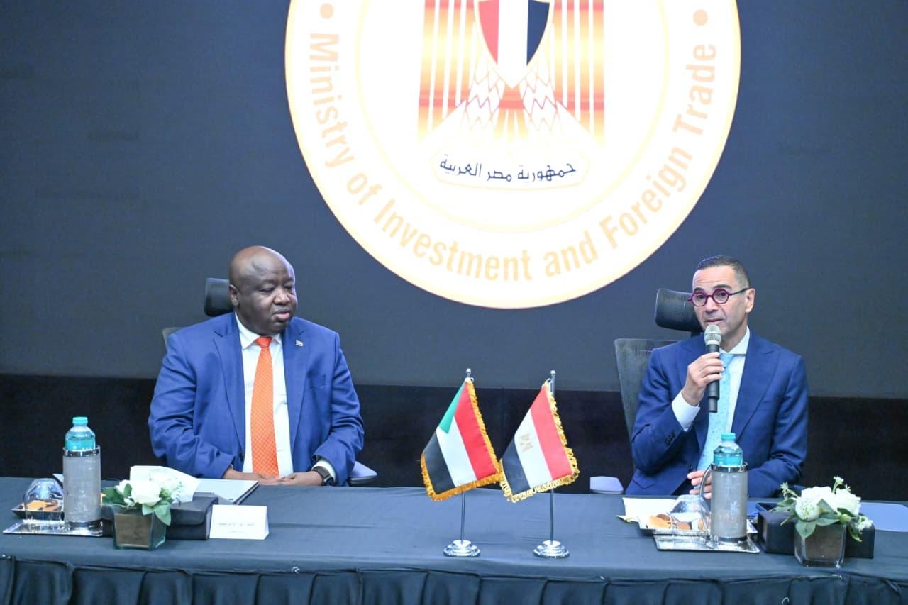 وزير الاستثمار يستقبل وزير المعادن بدولة السودان