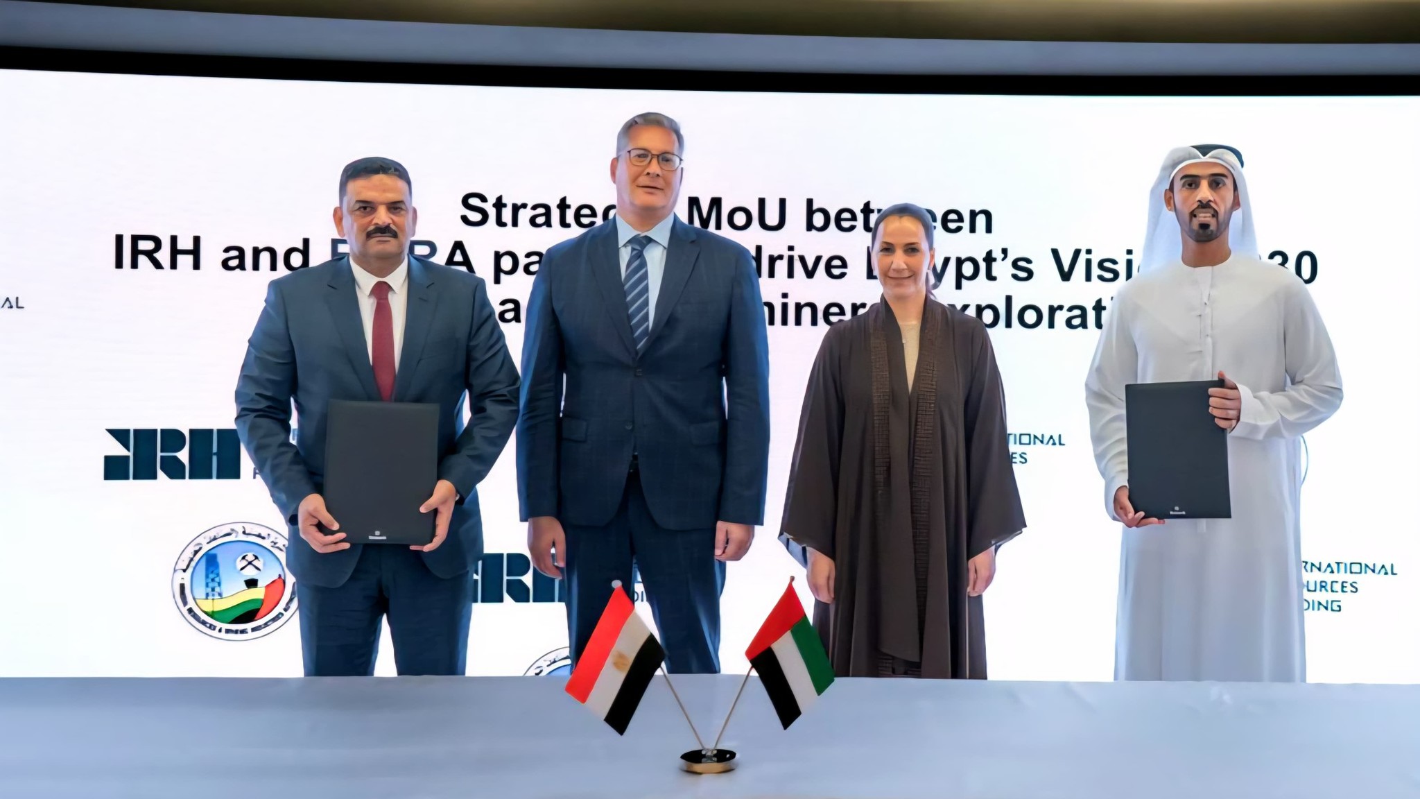 توقيع مذكرتي تفاهم بين قطاع البترول وشركة IRH الإماراتية