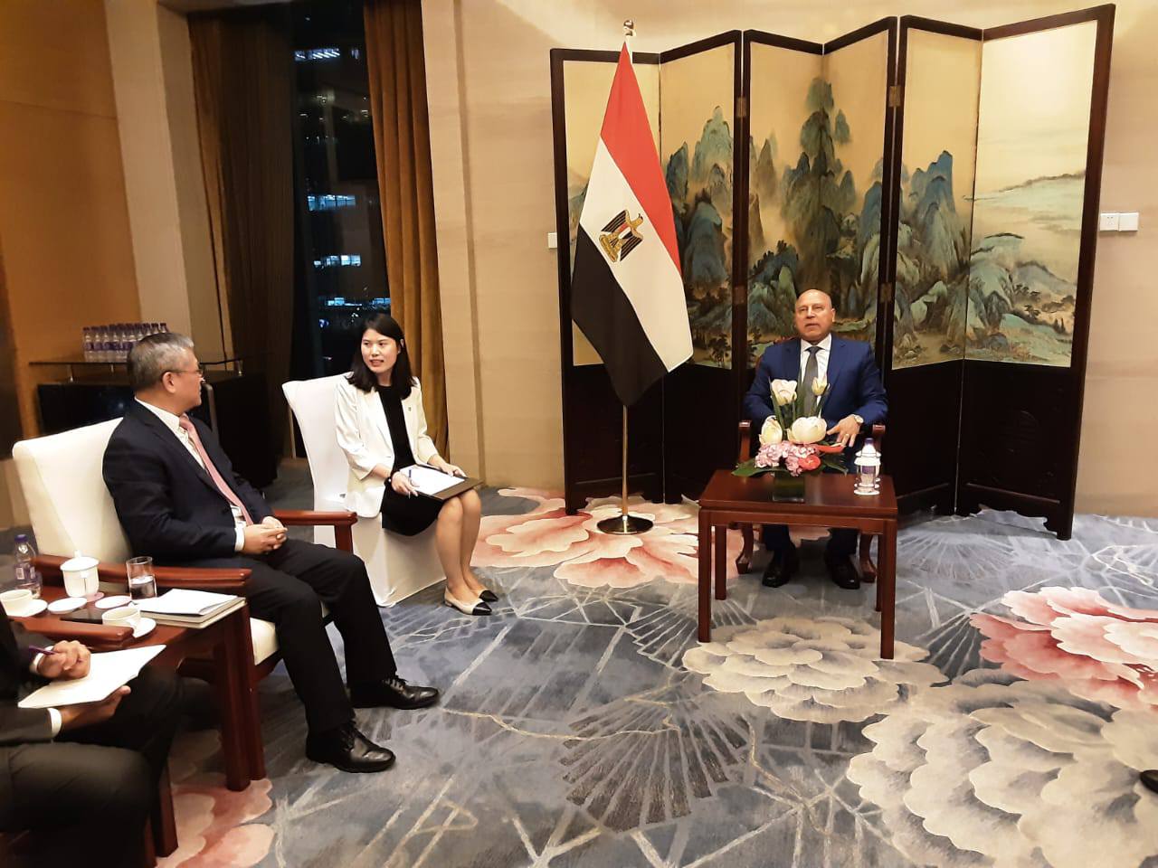 وزير الصناعة والنقل يلتقي رئيس شركة أفيك انترناشيونال