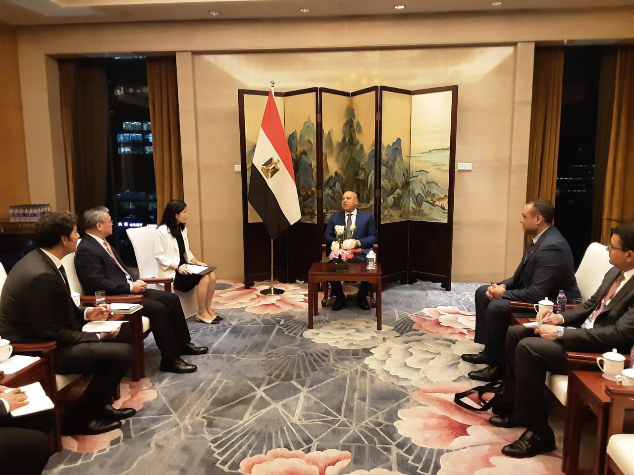 وزير الصناعة والنقل يلتقي رئيس شركة أفيك انترناشيونال