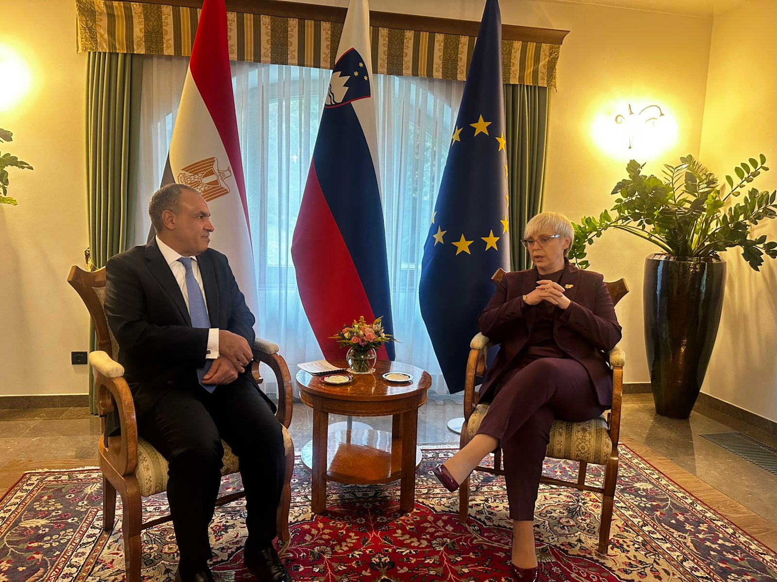 وزير الخارجية يلتقي رئيسة جمهورية سلوفينيا