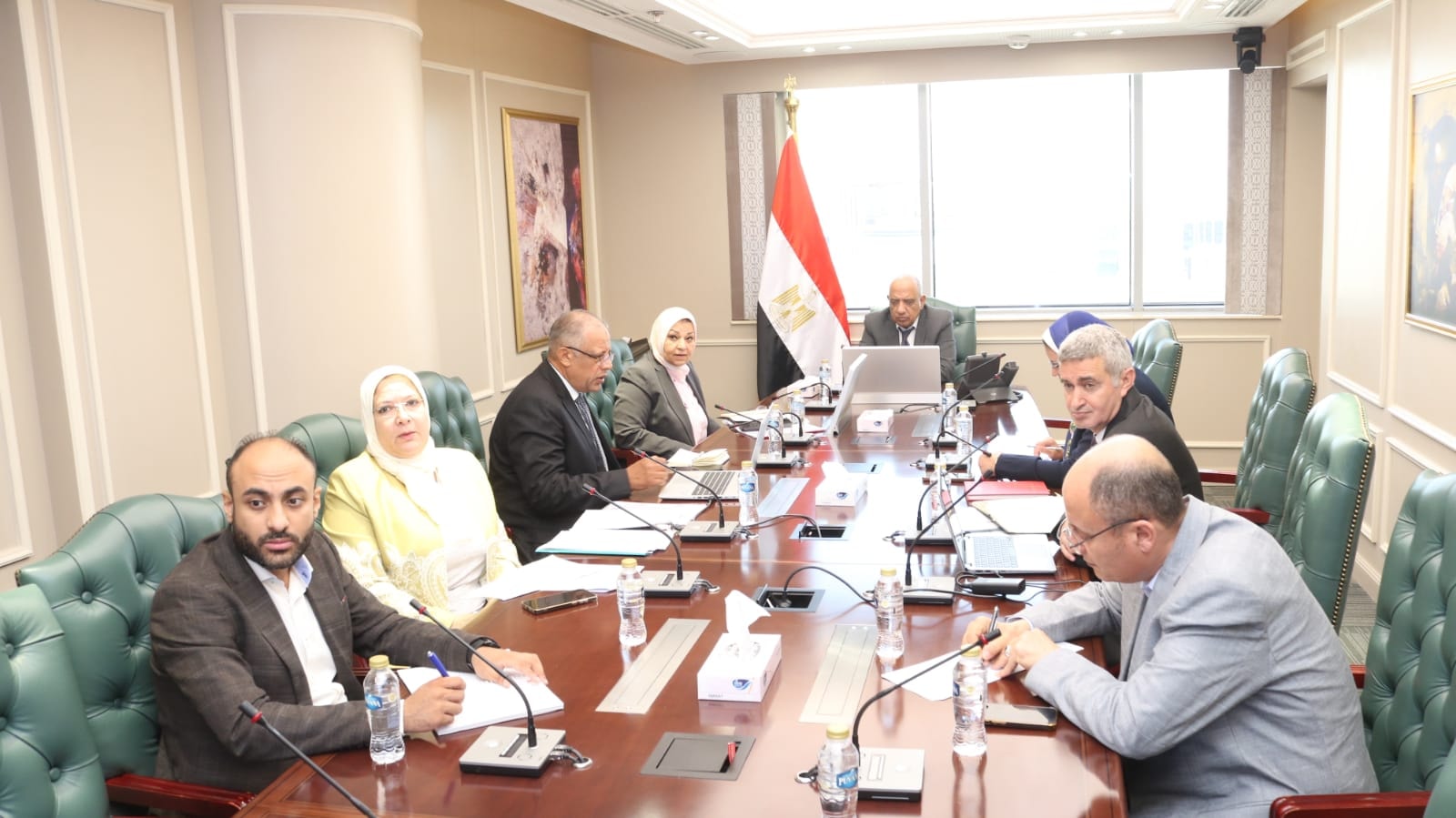 وزير الكهرباء يستعرض مستجدات تنفيذ مشروعات الطاقات الجديدة