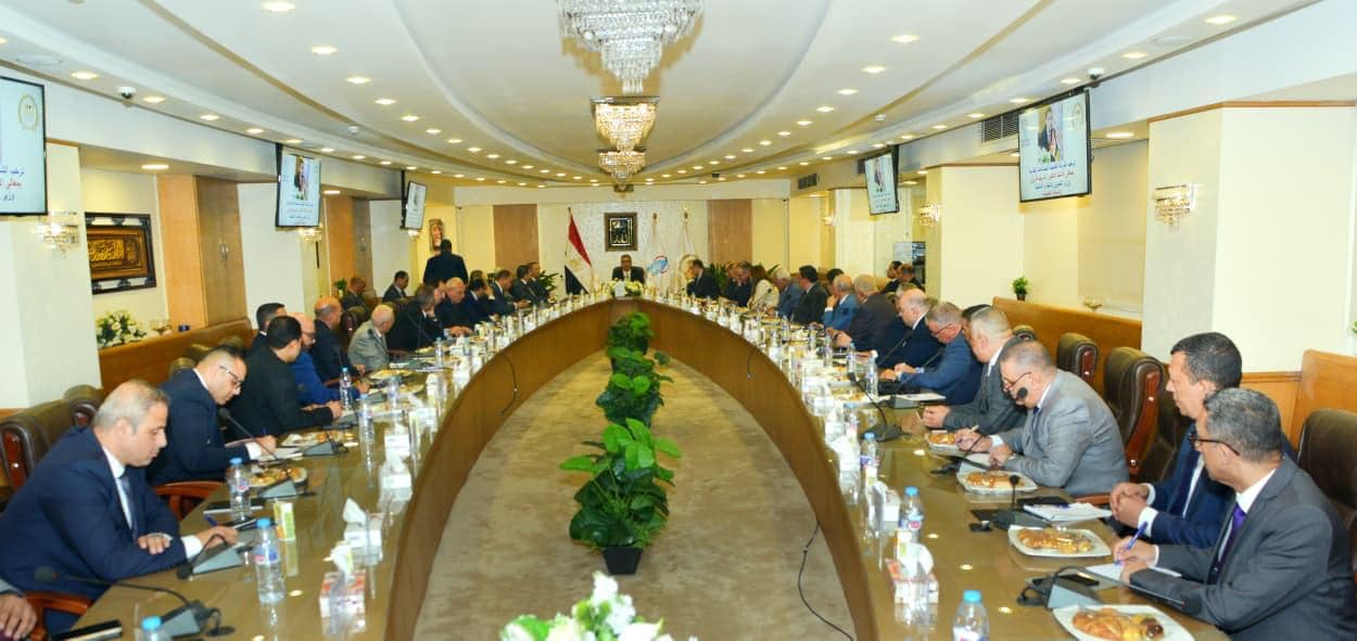 وزير التموين يعقد اجتماعًا مع شركات زيوت الطعام
